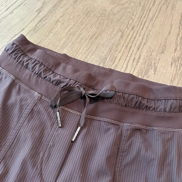 Lululemon Women’s High Rise Ribbed Joggers Size 4 Brown - Picture 5 of 9